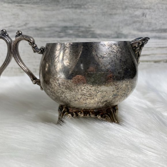 Vintage Oneida Silverplated Creamer & Sugar Set - Picture 7 of 13